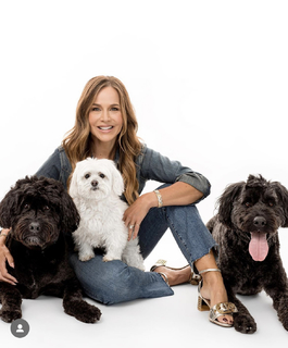 Julie Benz feet photo thumbnail