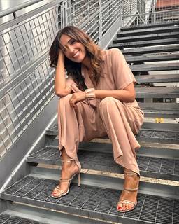 Caterina Balivo feet photo thumbnail