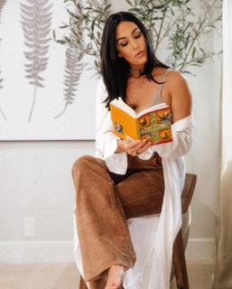 Brie Garcia feet photo thumbnail