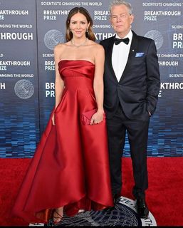 Katharine McPhee feet photo thumbnail