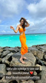 Rakul Preet Singh feet photo thumbnail