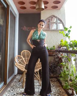 Taapsee Pannu feet photo thumbnail