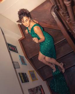 Taapsee Pannu feet photo thumbnail