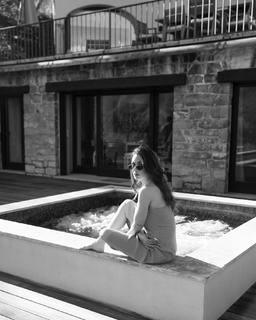 Melita Toniolo feet photo thumbnail