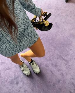 Zaira Nara feet photo thumbnail
