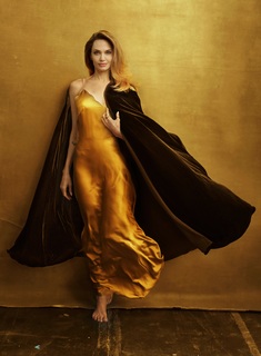 Angelina Jolie feet photo thumbnail