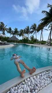 Amanda Cerny feet photo thumbnail