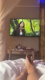 Anna Safroncik feet photo thumbnail