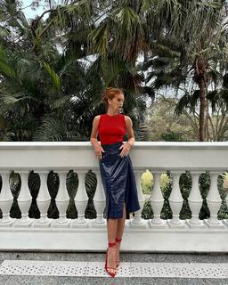 Marina Ruy Barbosa feet photo thumbnail