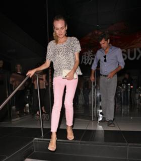 Diane Kruger feet photo thumbnail