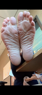 Kyle Unfug feet photo thumbnail