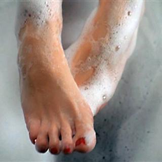 Gwyneth Paltrow feet photo thumbnail