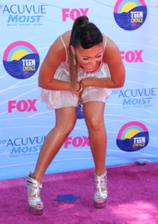 Francia Raisa feet photo thumbnail