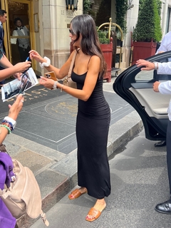 Eiza González feet photo thumbnail