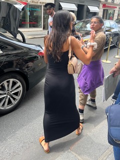 Eiza González feet photo thumbnail