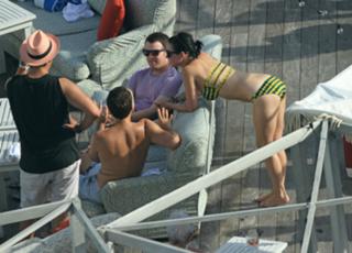 Katy Perry feet photo thumbnail