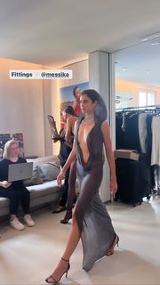 Taylor Hill feet photo thumbnail