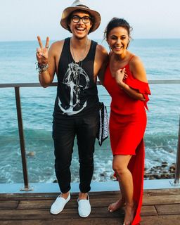 Emmanuelle Chriqui feet photo thumbnail