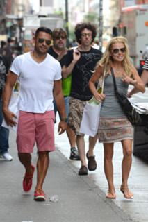 Kelly Ripa feet photo thumbnail