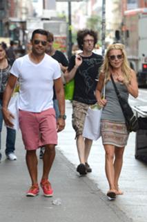 Kelly Ripa feet photo thumbnail