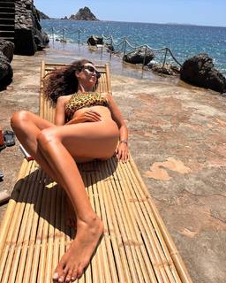 Caterina Balivo feet photo thumbnail