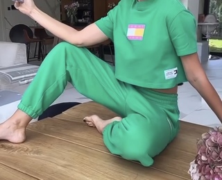 Klaudia Halejcio feet photo thumbnail