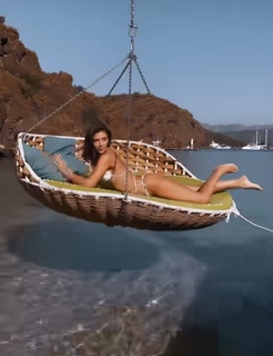 Klaudia Halejcio feet photo thumbnail