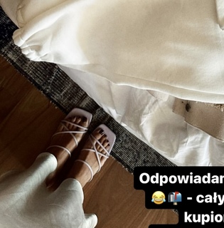 Klaudia Halejcio feet photo thumbnail