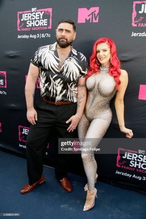 Justina Valentine feet photo thumbnail