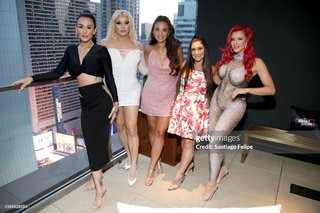 Justina Valentine feet photo thumbnail