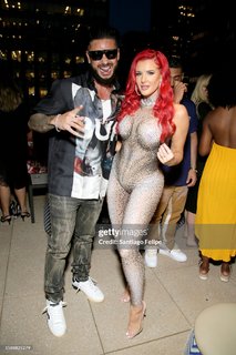 Justina Valentine feet photo thumbnail