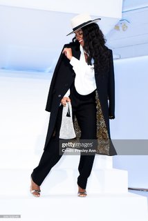 Kelly Rowland feet photo thumbnail