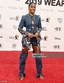 Kelly Rowland feet photo thumbnail