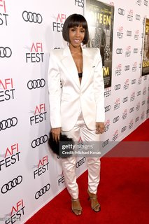 Kelly Rowland feet photo thumbnail
