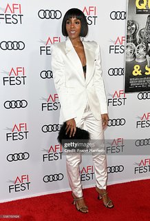 Kelly Rowland feet photo thumbnail