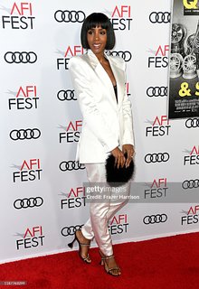 Kelly Rowland feet photo thumbnail