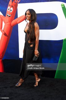 Kelly Rowland feet photo thumbnail