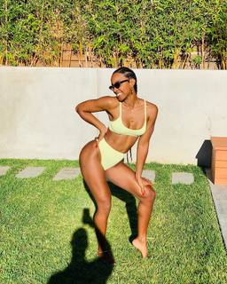 Kelly Rowland feet photo thumbnail