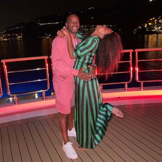 Kelly Rowland feet photo thumbnail