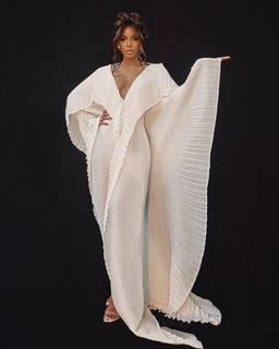 Kelly Rowland feet photo thumbnail