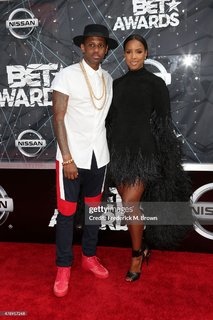 Kelly Rowland feet photo thumbnail