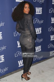 Kelly Rowland feet photo thumbnail