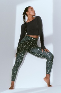 Kelly Rowland feet photo thumbnail