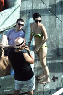 Katy Perry feet photo thumbnail