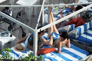 Katy Perry feet photo thumbnail