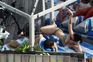 Katy Perry feet photo thumbnail