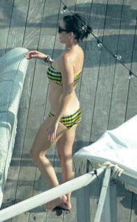 Katy Perry feet photo thumbnail