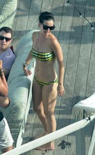 Katy Perry feet photo thumbnail