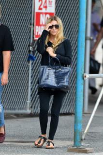 Ashley Olsen feet photo thumbnail