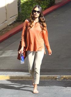 Jordana Brewster feet photo thumbnail